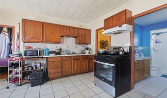 19 Elm St, Cumberland, RI 02864