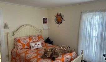 41 Grove St, Belfast, ME 04915