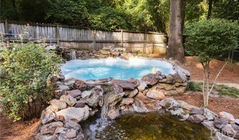 640 Tallassee Rd, Athens, GA 30606