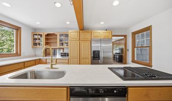 5 Pinecrest Cir, Bedford, NH 03110
