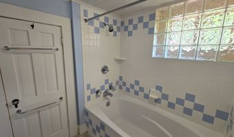 49 Tyler St, Brattleboro, VT 05301