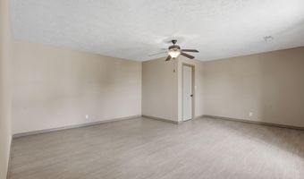 19360 Lawrence 2227, Aurora, MO 65605