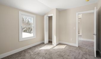 6 Juniper Ridge Dr, Danbury, CT 06811