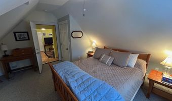 21 Dream Ln, Belfast, ME 04915