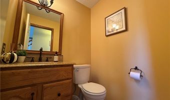 251 Kingston Dr, Aurora, OH 44202