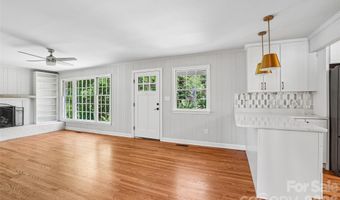 28 Ridgefield Pl, Asheville, NC 28803
