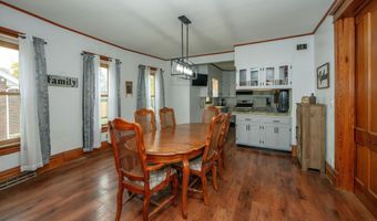 918 1st Ave, Ackley, IA 50601