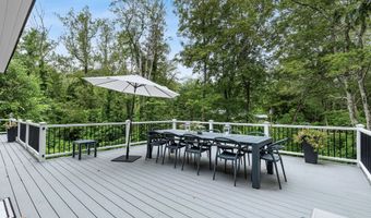 99 Porchuck Rd, Greenwich, CT 06831