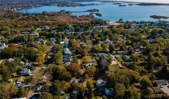 3 Henley St, Charlestown, RI 02813