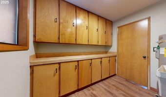 16945 PACIFIC VIEW Dr, Brookings, OR 97415