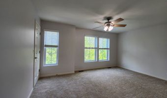 208 W HYDE St, Arlington Heights, IL 60005