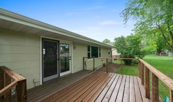1912 E Sylvan Cir, Brandon, SD 57005