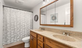 6931 Hillsboro Ct, Fort Wayne, IN 46835