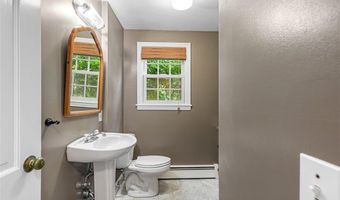 20 Terrace Dr, Barrington, RI 02806