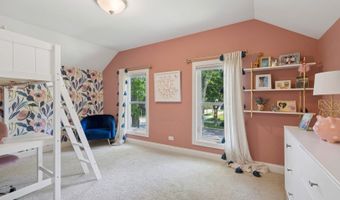 215 W Fremont St, Arlington Heights, IL 60004