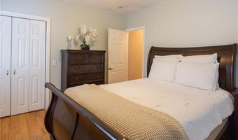 34 Shore Rd, East Providence, RI 02915