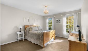 4020 Bunker Hill Dr, Algonquin, IL 60102