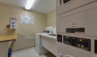 4390 LORCOM Ln 810, Arlington, VA 22207