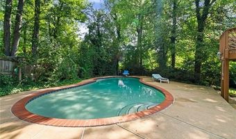 8502 WOODBINE Ln, Annandale, VA 22003