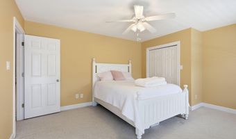 104 Talford Dr, Atlantic Beach, NC 28512