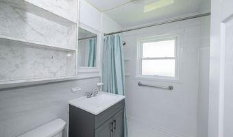 895 Hancock St, Abington, MA 02351