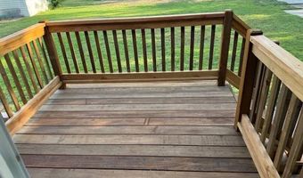 624 J St, Aurora, NE 68818