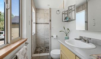 1423 E Main St, Ashland, OR 97520