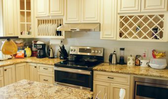 4 Perkins St, Danbury, CT 06810