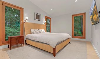 6921 AYR Ln, Bethesda, MD 20817