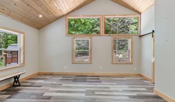 2052 Granny Squirrel Dr, Andrews, NC 28901
