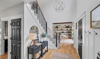 1716 Timber Ridge Estates Dr, Ballwin, MO 63011