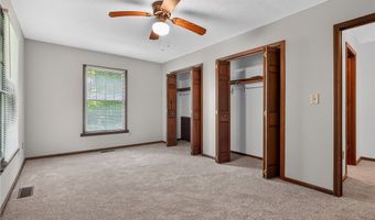 12757 Chamberlain Rd, Aurora, OH 44202