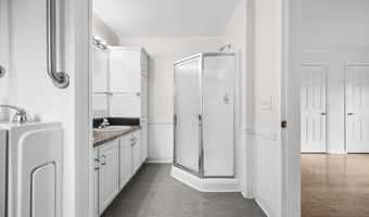 202 Pearl St, Bangor, ME 04401