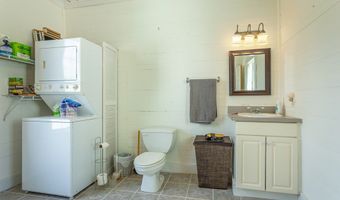 112 14th St, Apalachicola, FL 32320