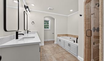 17 Sandhurst Dr, Bella Vista, AR 72714