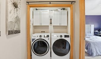 822 Red Hawk Way SE, Altoona, IA 50009