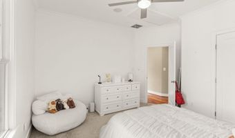4226 40TH St N, Arlington, VA 22207
