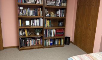 1899 Eisenhower Cir, Aberdeen, SD 57401