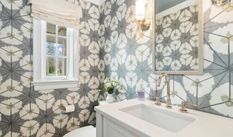 15 Queens Ln, Darien, CT 06820