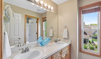 1250 Orchard Glen Dr, Amherst, OH 44001