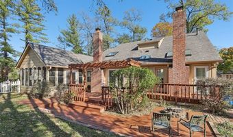 302 Fox Hollow Woods Dr, Ballwin, MO 63021