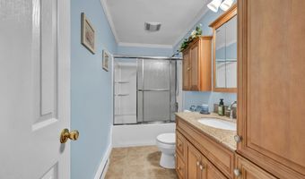 23 Fleetwood Dr, Danbury, CT 06810