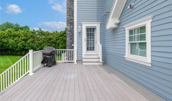 75 Wood St, Bristol, RI 02809