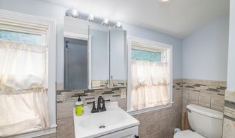 795 Riverside Dr, Augusta, ME 04330