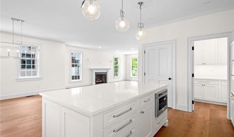 75 Bridge St, Newport, RI 02840