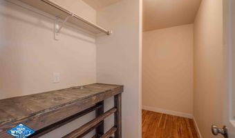 6866 Umpqua River Rd, Casper, WY 82604
