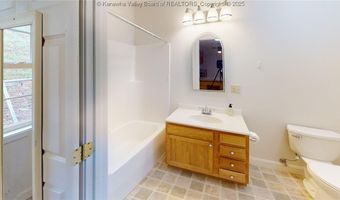 1520 Hash Ridge Rd, Barboursville, WV 25504