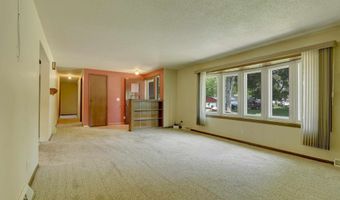 907 A Ave, Armstrong, IA 50514