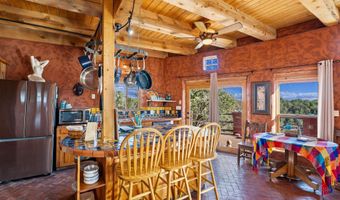 174 Hondo Seco Rd, Arroyo Hondo, NM 87513