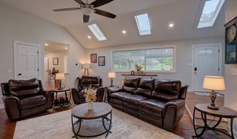1307 Floyd Spgs, Armuchee, GA 30105